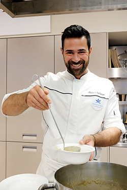 Foto di Roberto Valbuzzi testimonial Zuppa della Bontà